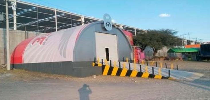 Simulación de lata gigante en Stop and Shop, Querétaro, Qro.